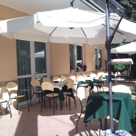 Hotel Trinidad Rimini Kültér fotó