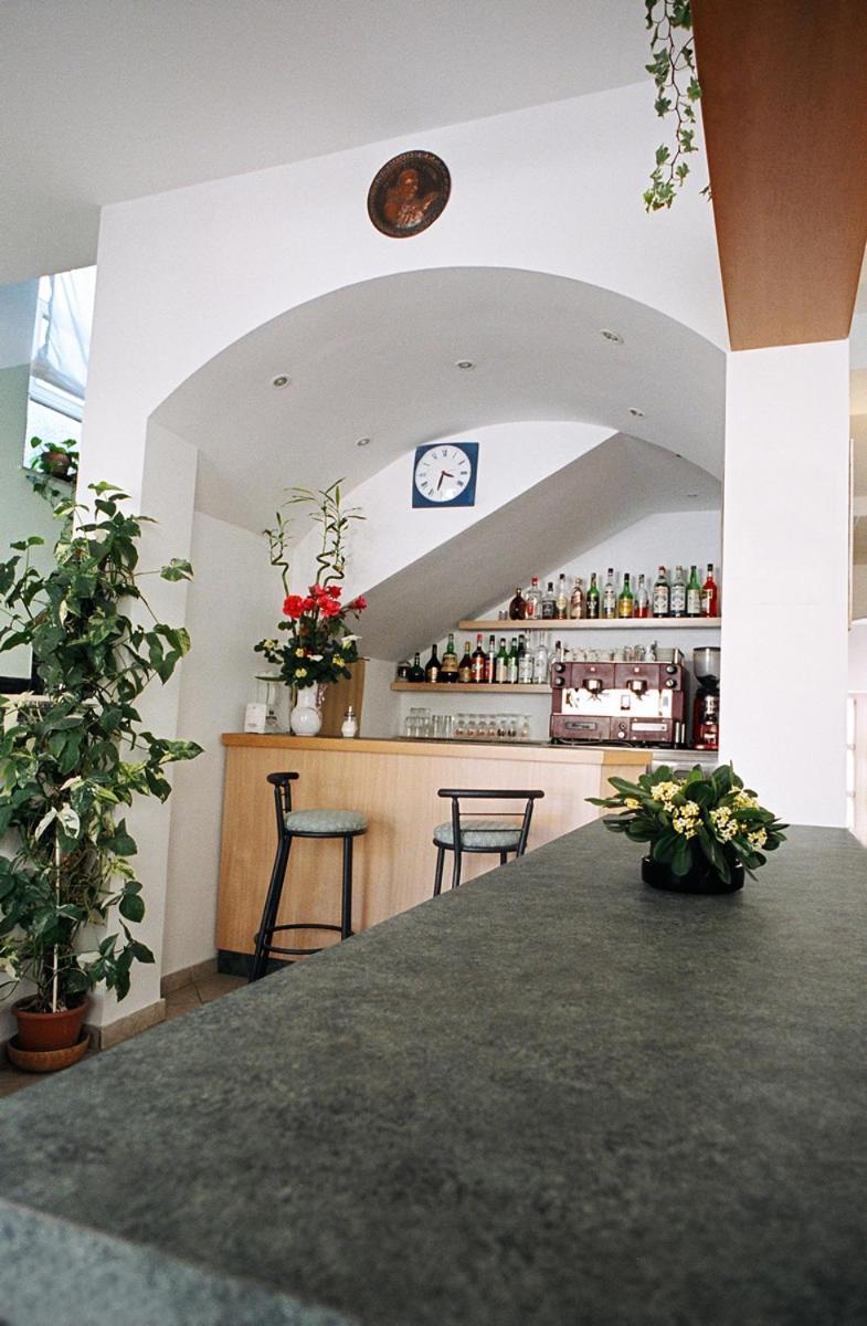 Hotel Trinidad Rimini Kültér fotó