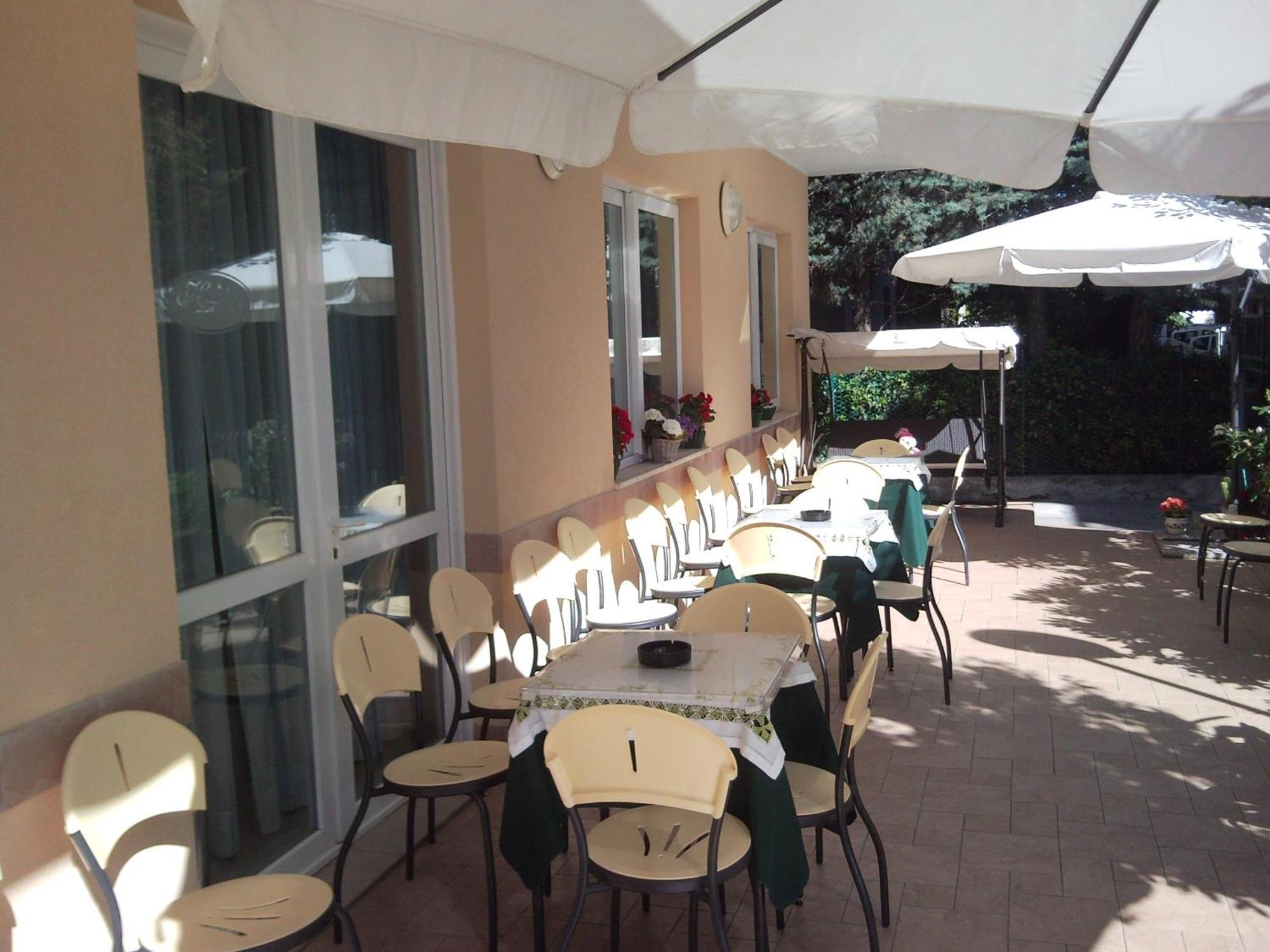 Hotel Trinidad Rimini Kültér fotó
