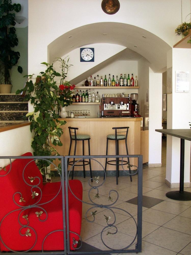Hotel Trinidad Rimini Kültér fotó
