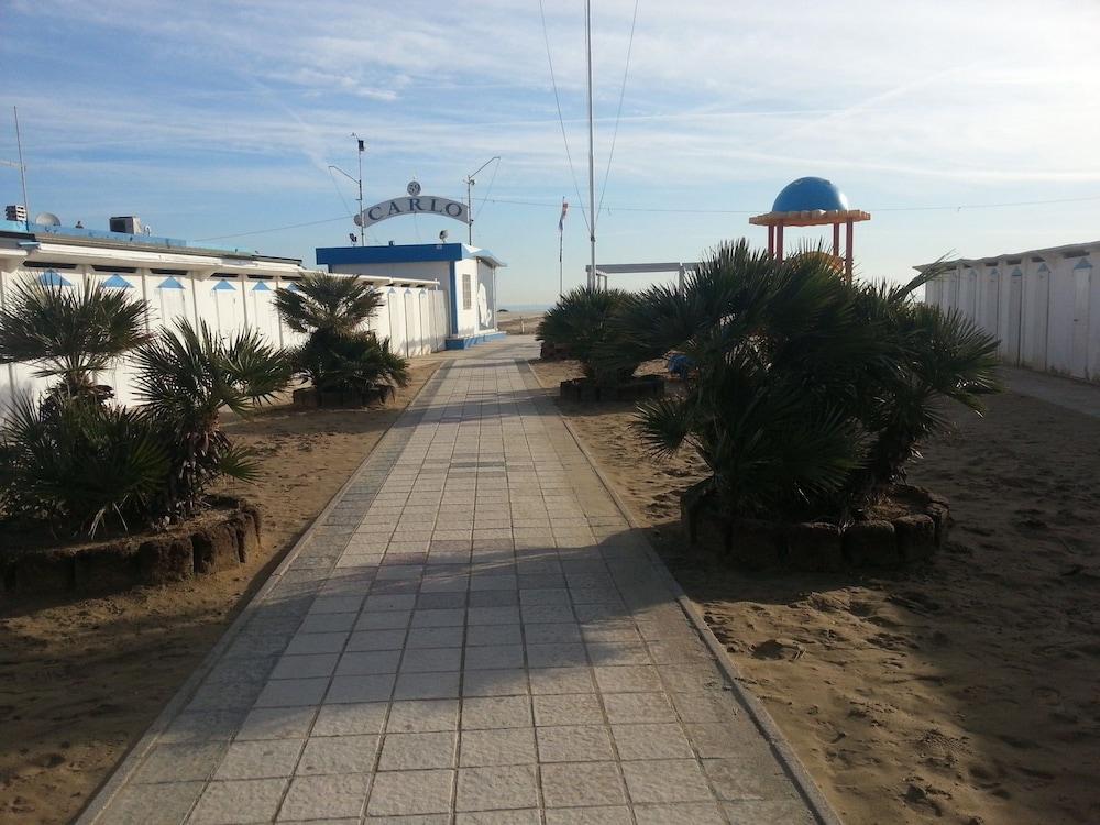 Hotel Trinidad Rimini Kültér fotó